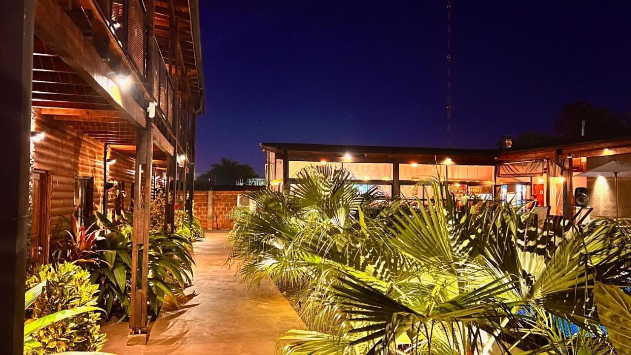 Alma Pura Hotel Puerto Iguazú Exteriör bild